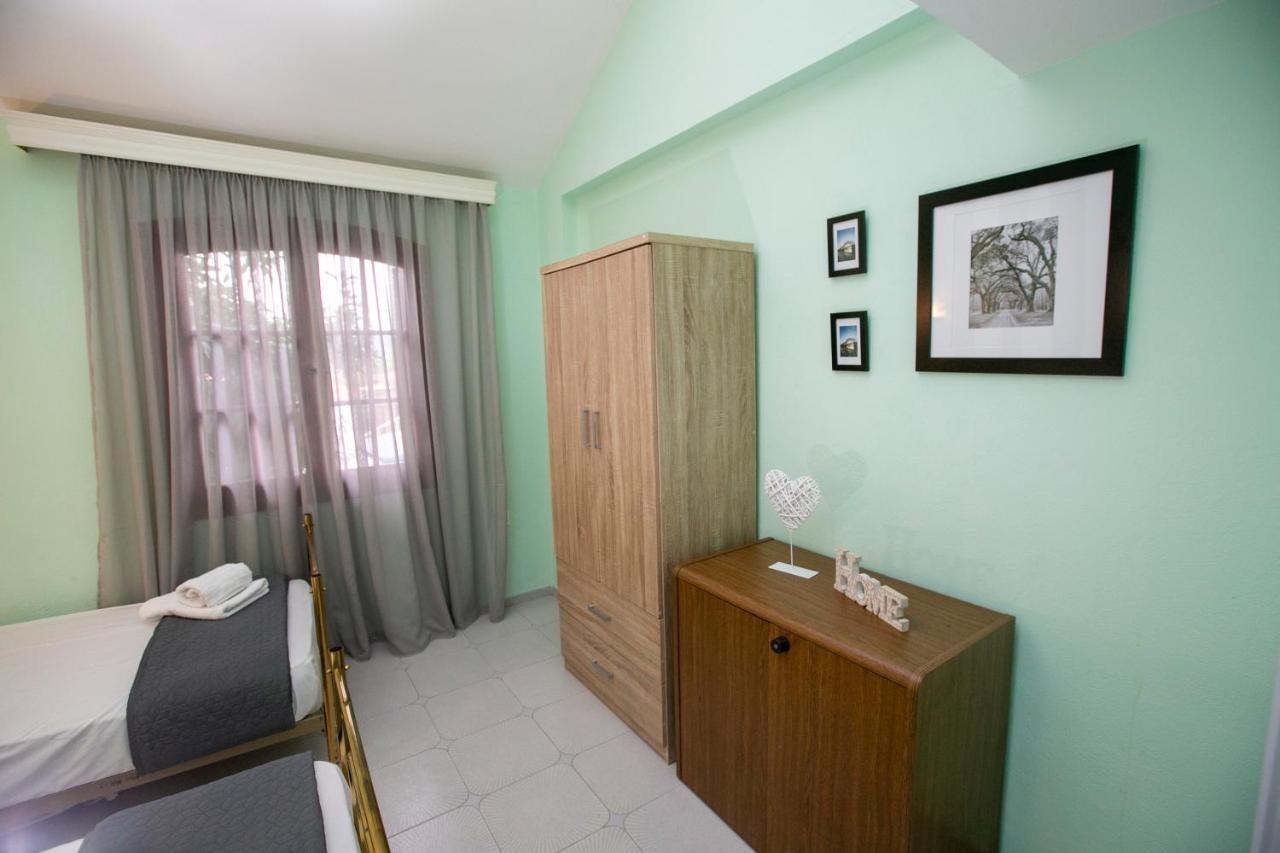 Villa Kouf Nea Iraklitsa Exteriör bild